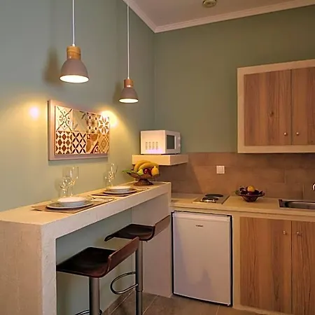 Two Brothers & Apts 3* مدينة زاكينثوس