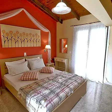 فندق Two Brothers & Apts 3*