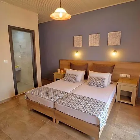 Hotel Two Brothers & Apts 3*